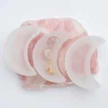 Load image into Gallery viewer, Selenite Crescent Bowl