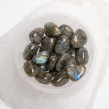 Load image into Gallery viewer, Labradorite Tumble
